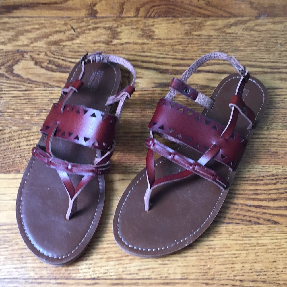 Brown strappy flat sandals